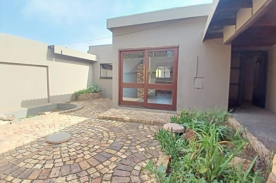 5 Bedroom Property for Sale in Sasolburg Free State